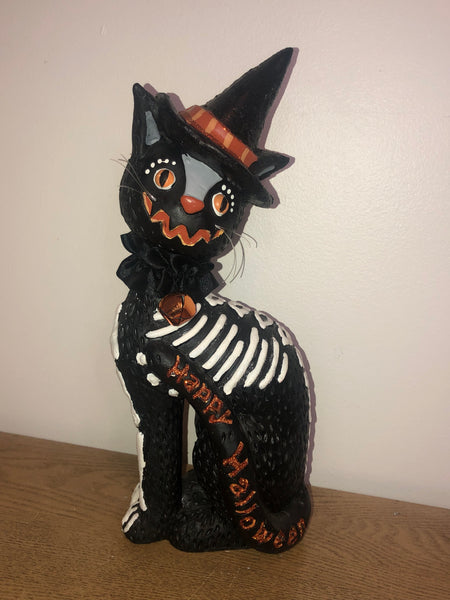 Halloween cat figure
